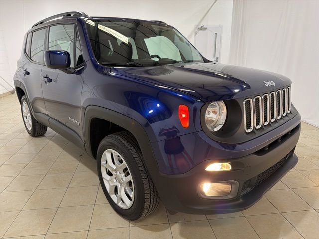 Used 2017 Jeep Renegade Latitude AWD/4WD image 7