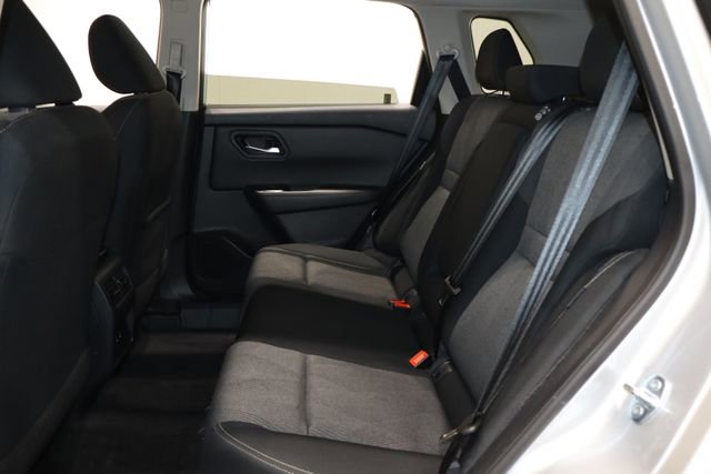 Used 2024 Nissan Rogue SV image 11