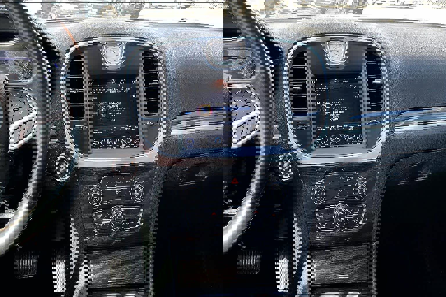 Used 2019 Chrysler 300 Touring L w/ Quick Order Package 22F image 7