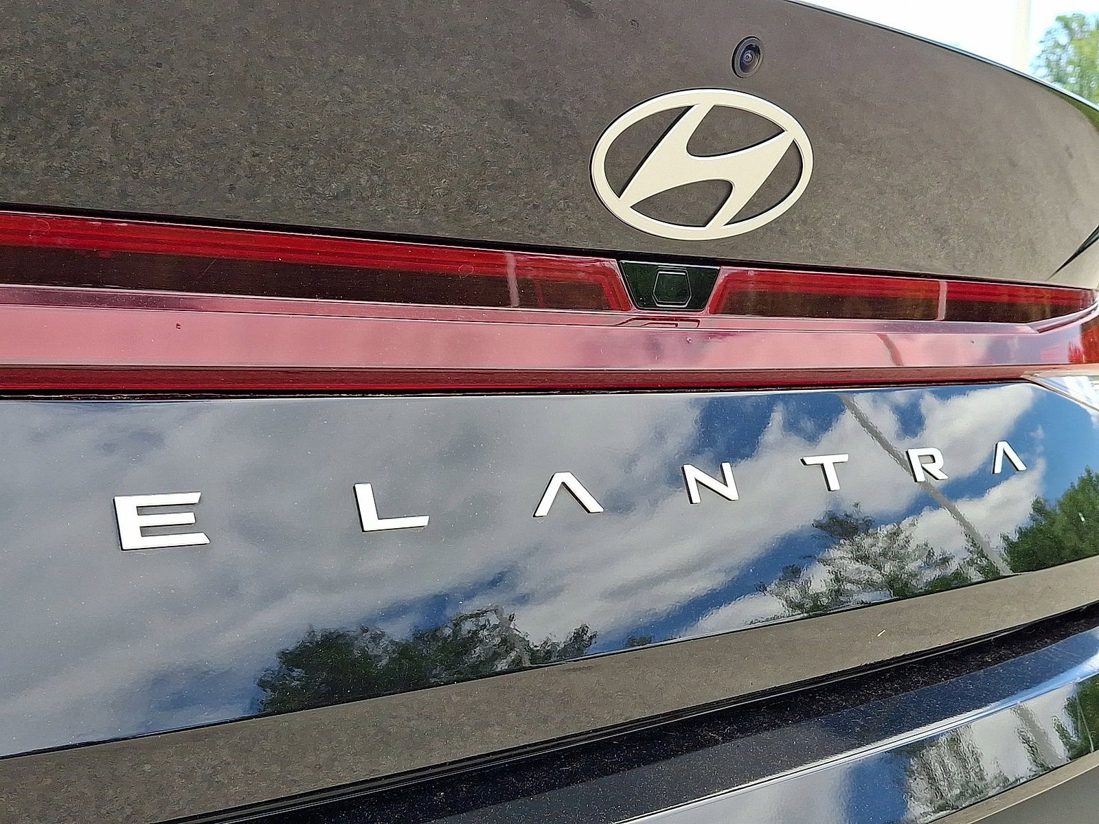 Used 2024 Hyundai Elantra SEL FWD image 23