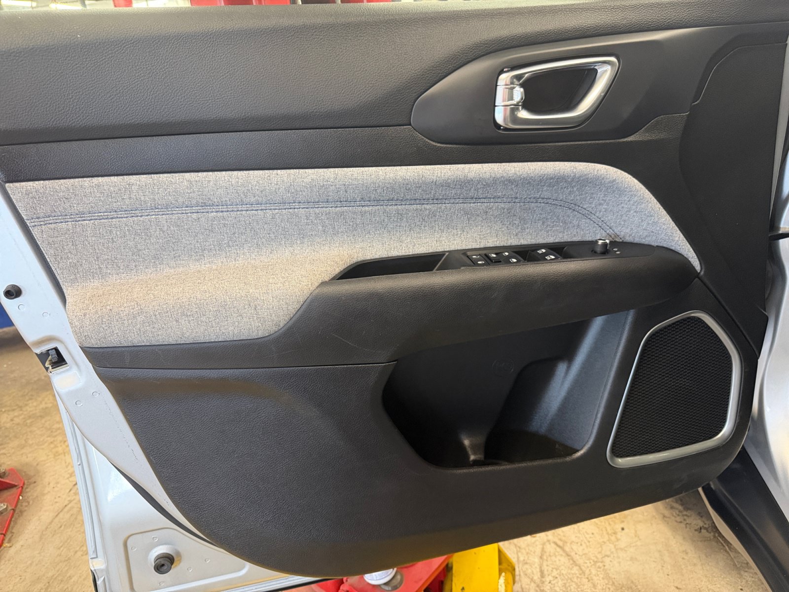 Used 2024 Jeep Compass Latitude AWD/4WD image 26
