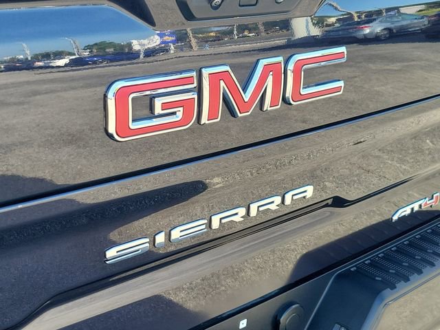 Used 2023 GMC Sierra 1500 AT4 w/ AT4 Premium Package image 7