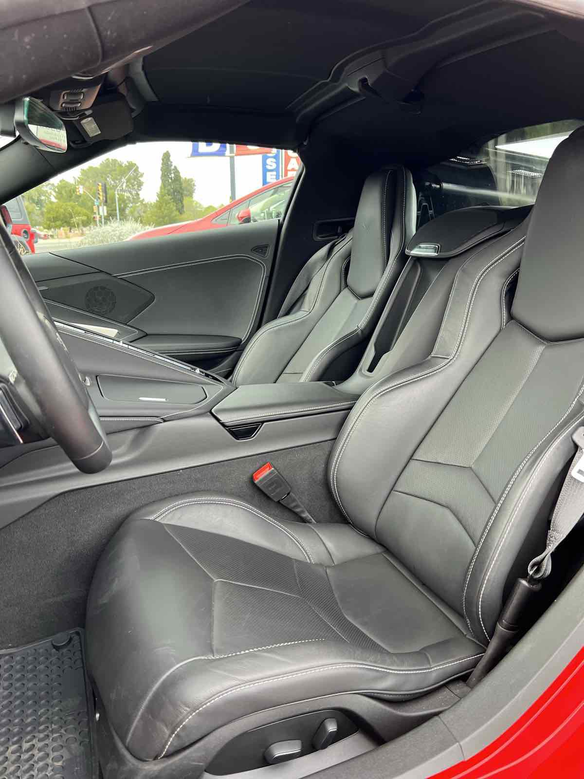 Used 2021 Chevrolet Corvette Stingray Coupe w/ Z51 Performance Package RWD image 9