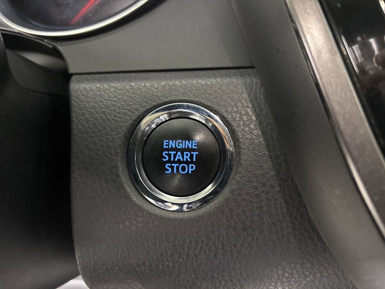 Used 2020 Toyota Camry XSE image 17