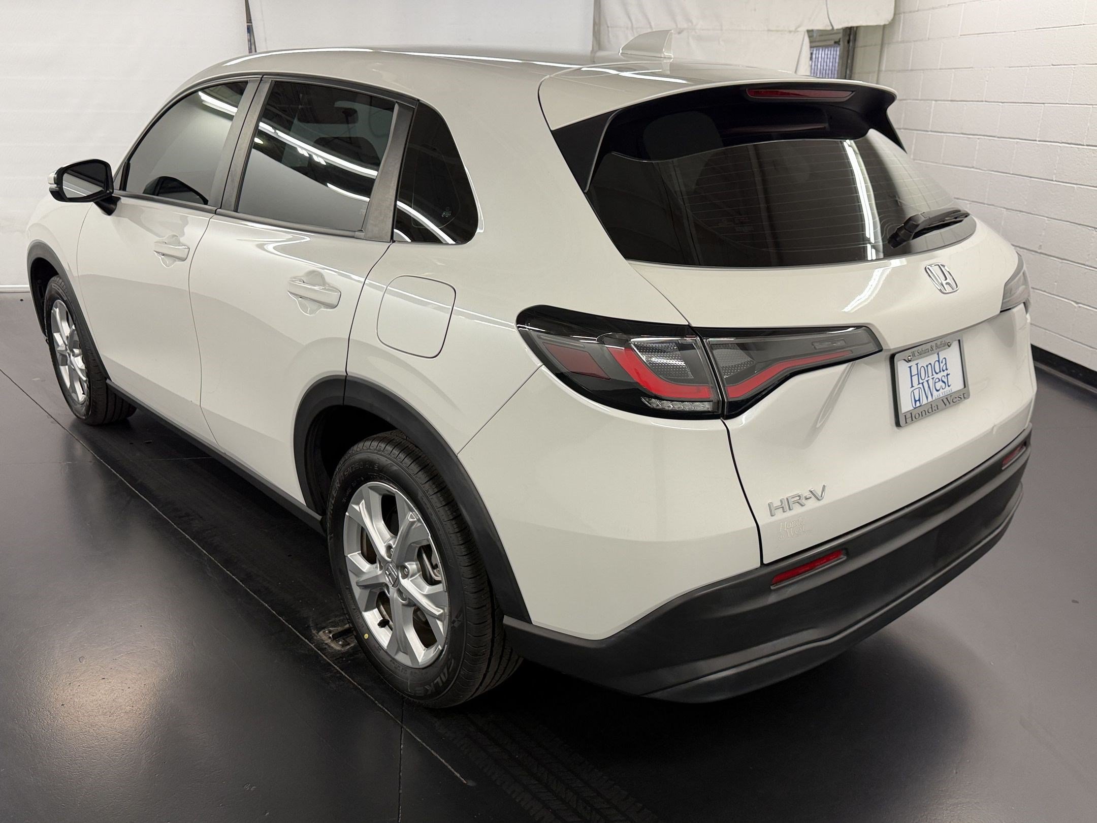 Certified 2024 Honda HR-V LX image 3