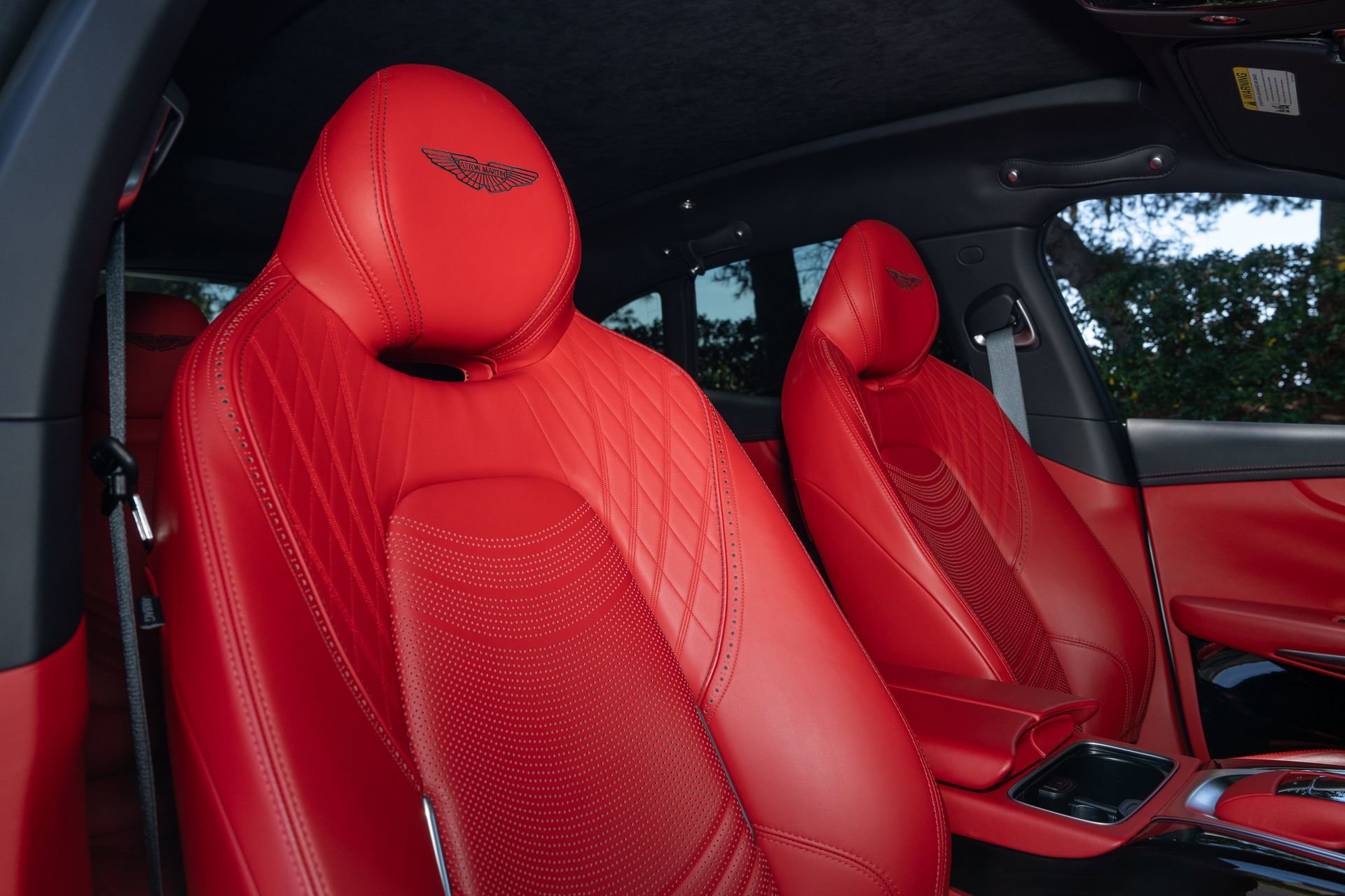 Used 2023 Aston Martin DBX image 16