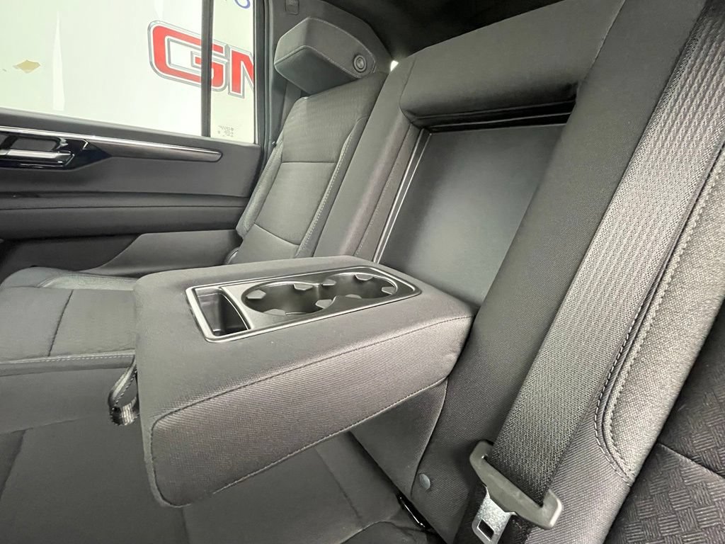 New 2026 Chevrolet Suburban LS AWD/4WD image 12
