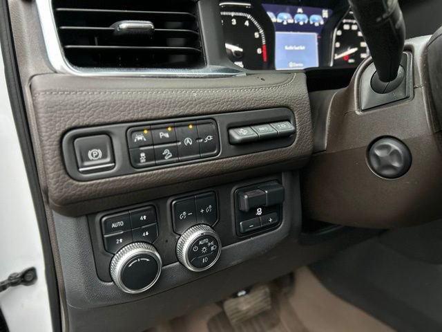 Used 2021 GMC Yukon Denali w/ Denali Premium Package image 16