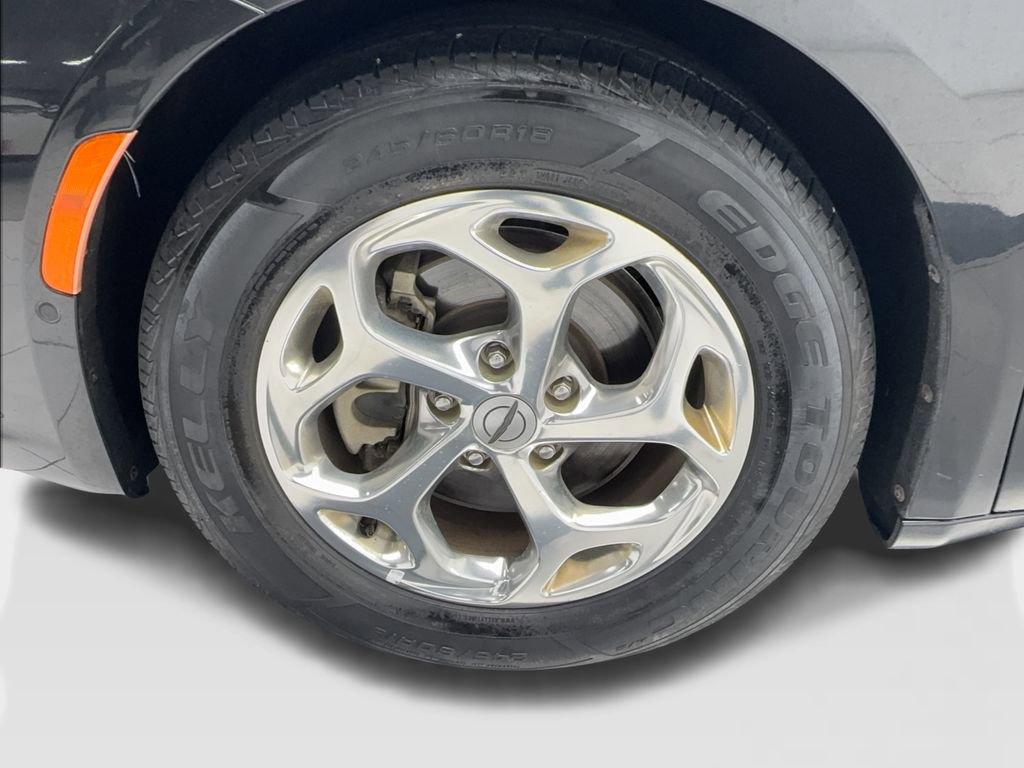 Used 2022 Chrysler Pacifica Limited FWD image 12