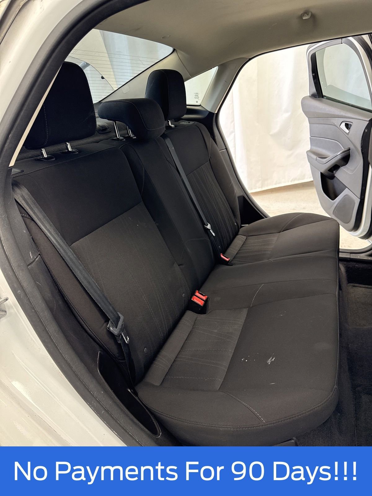 Certified 2018 Ford Focus SE image 28