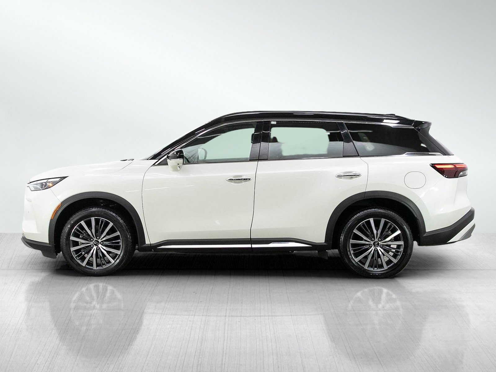 Used 2023 INFINITI QX60 Autograph AWD/4WD image 2