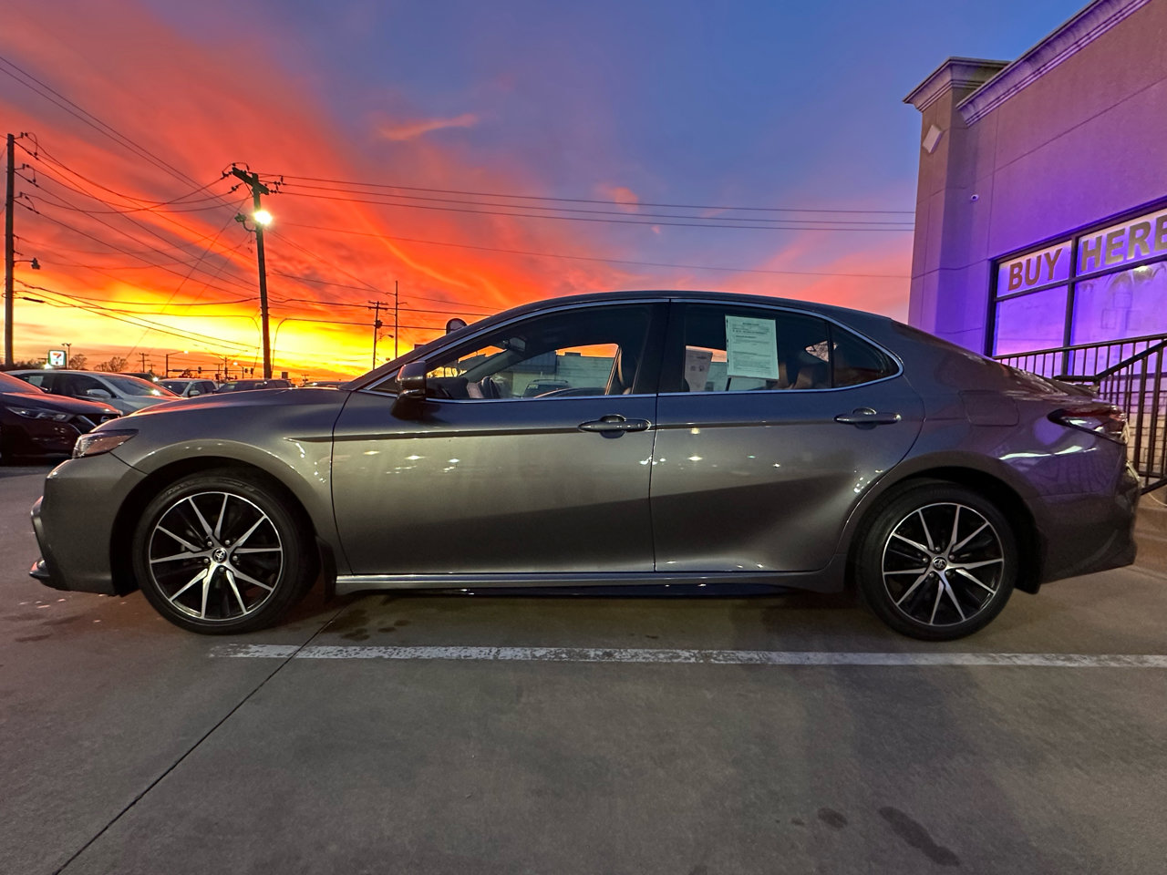 Used 2023 Toyota Camry SE image 8