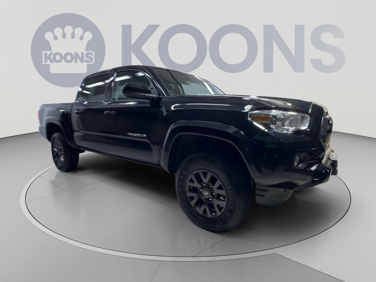 Used 2022 Toyota Tacoma SR5 AWD/4WD image 2