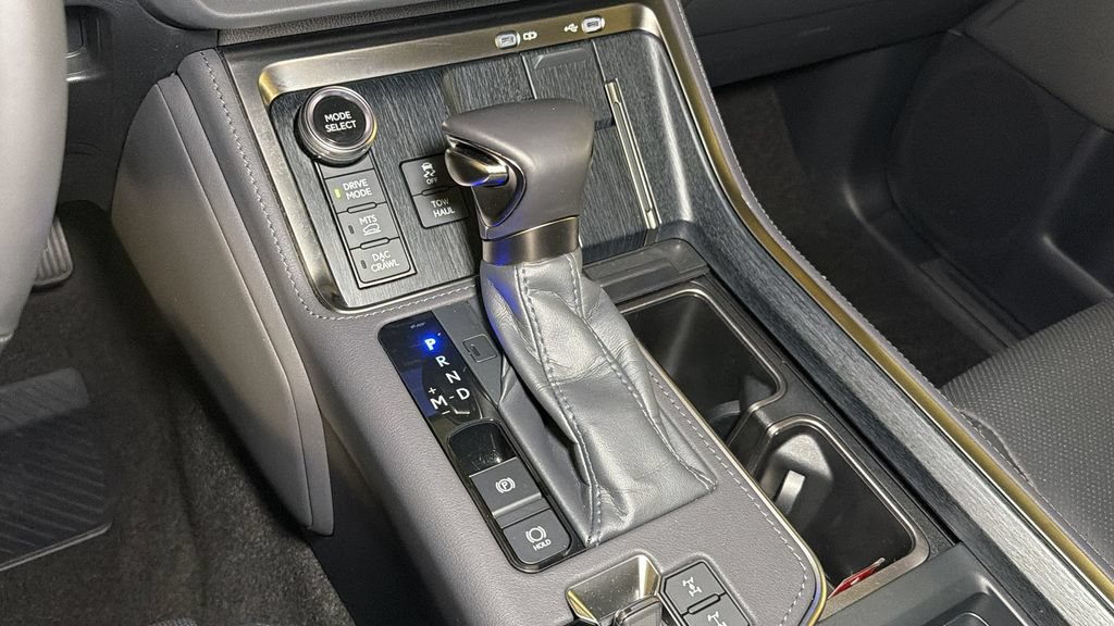 Used 2024 Lexus GX 550 AWD/4WD image 32