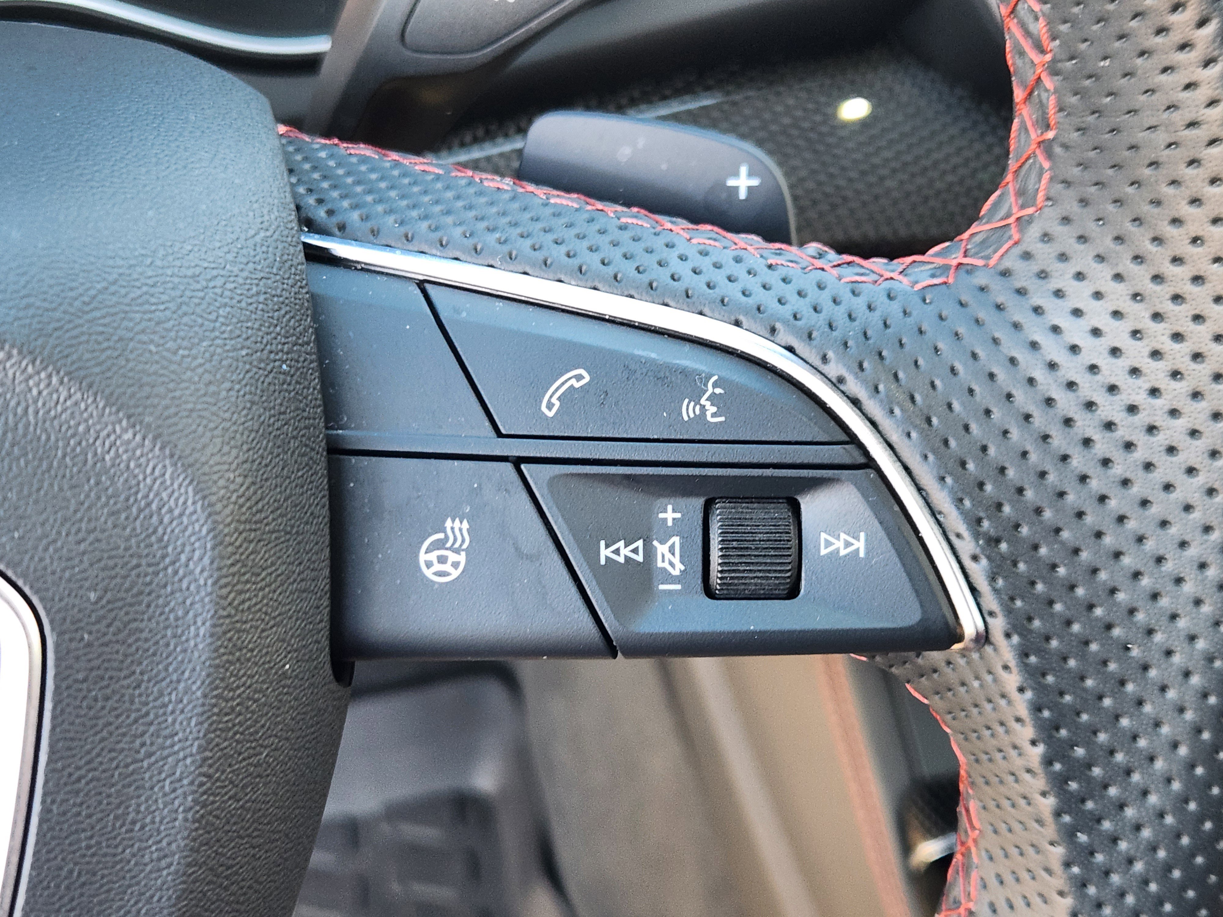 Used 2024 Audi SQ5 Prestige image 25