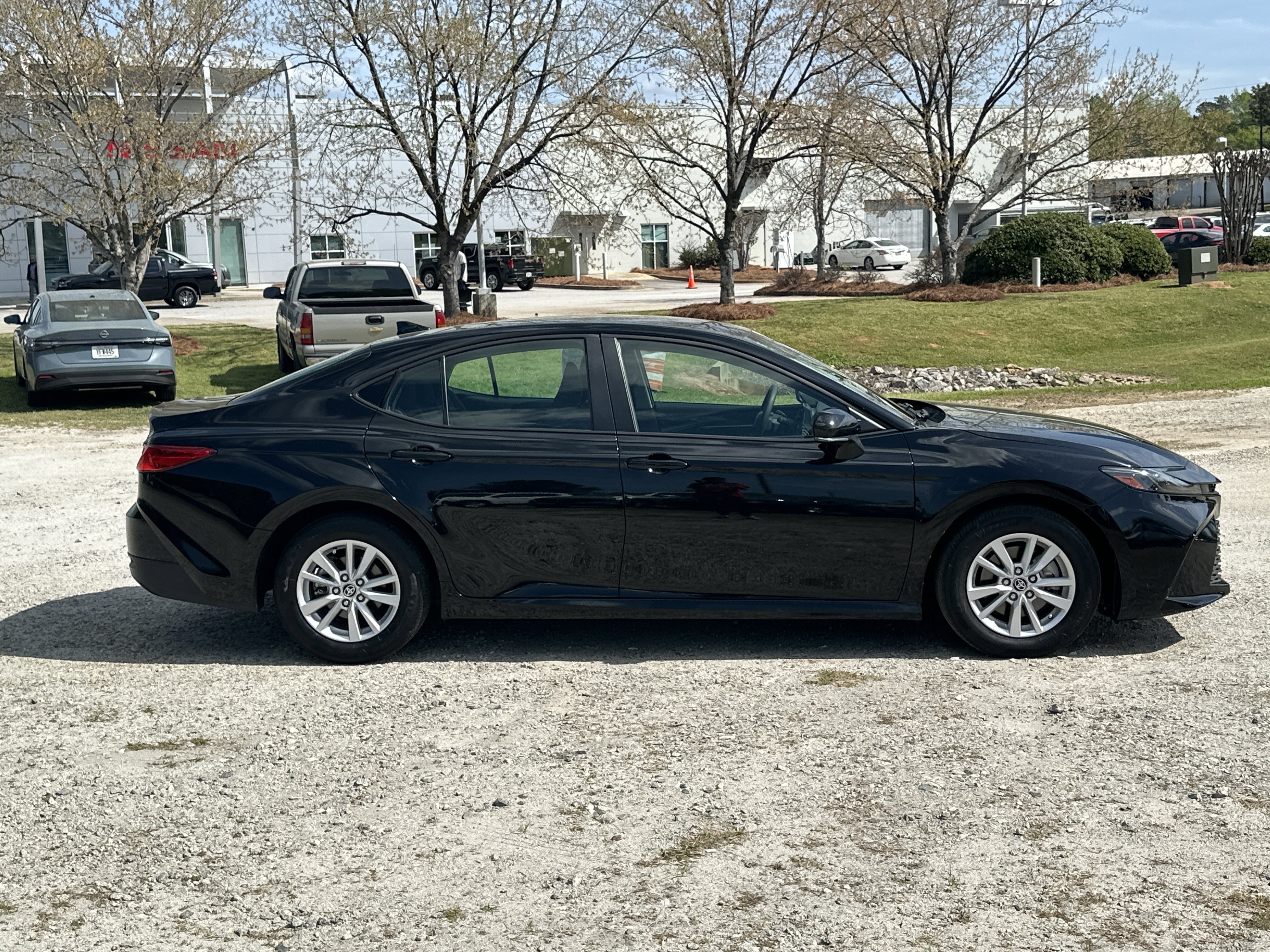 Used 2025 Toyota Camry LE image 4