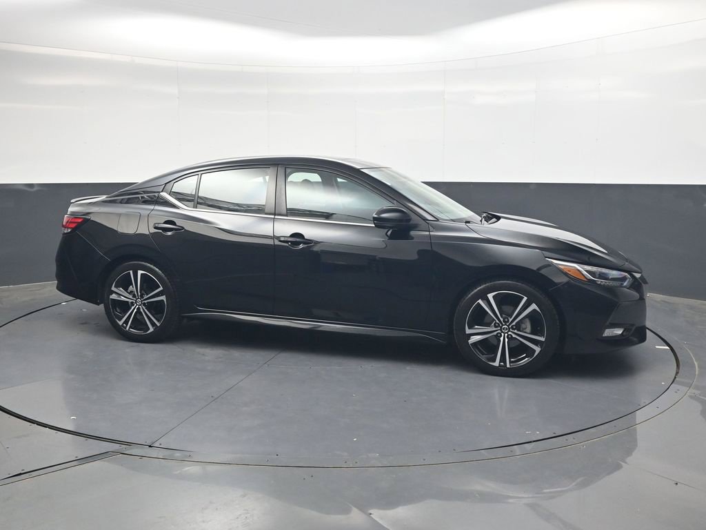Used 2022 Nissan Sentra SR w/ SR Premium Package FWD image 4