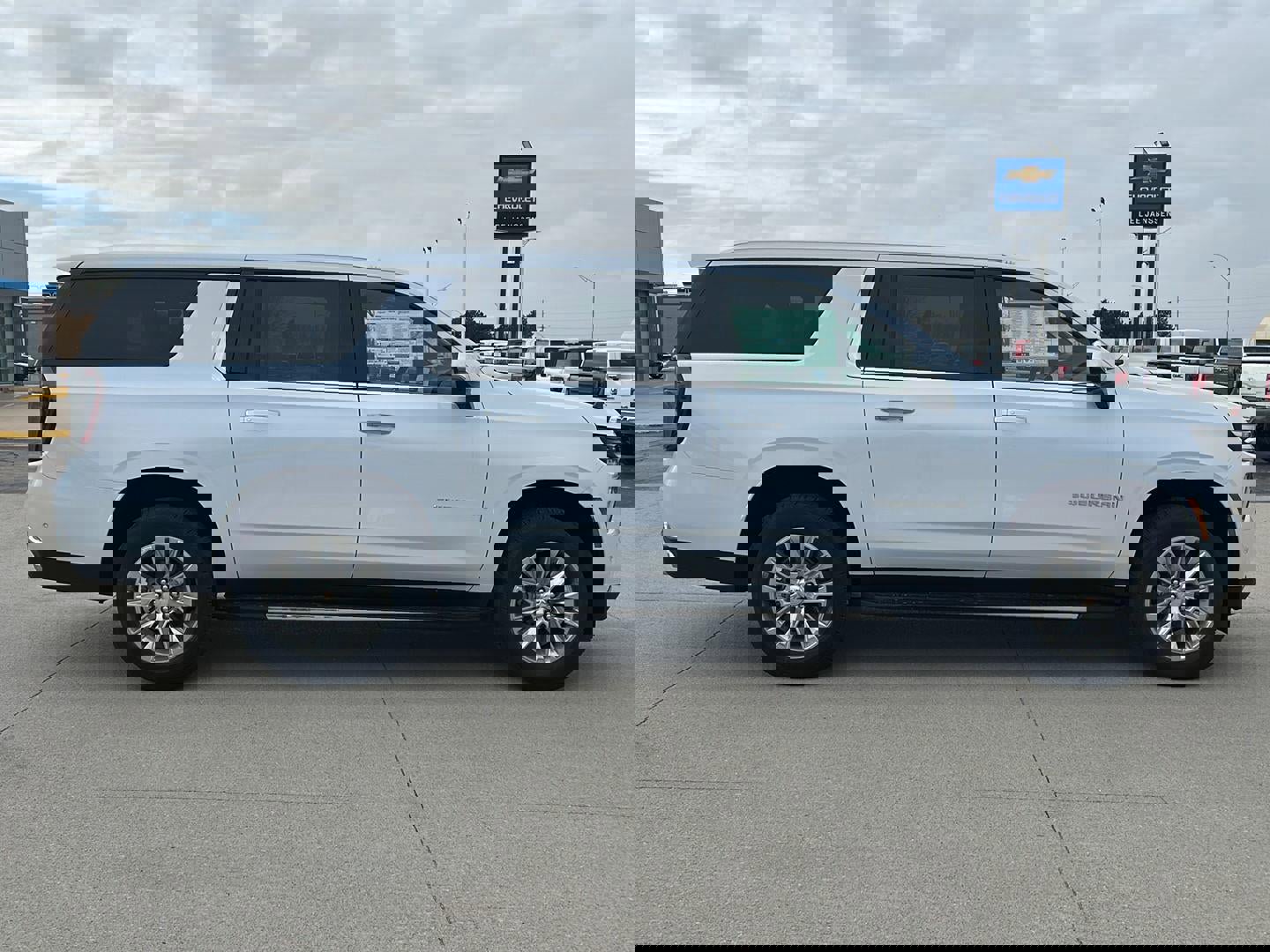 New 2026 Chevrolet Suburban Premier image 5