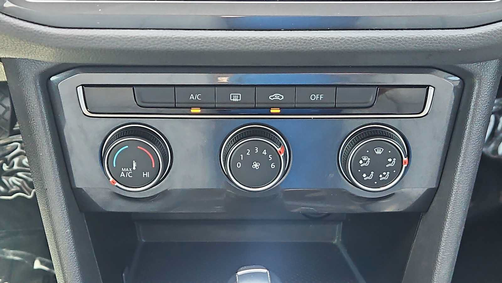 Used 2020 Volkswagen Tiguan S FWD image 16