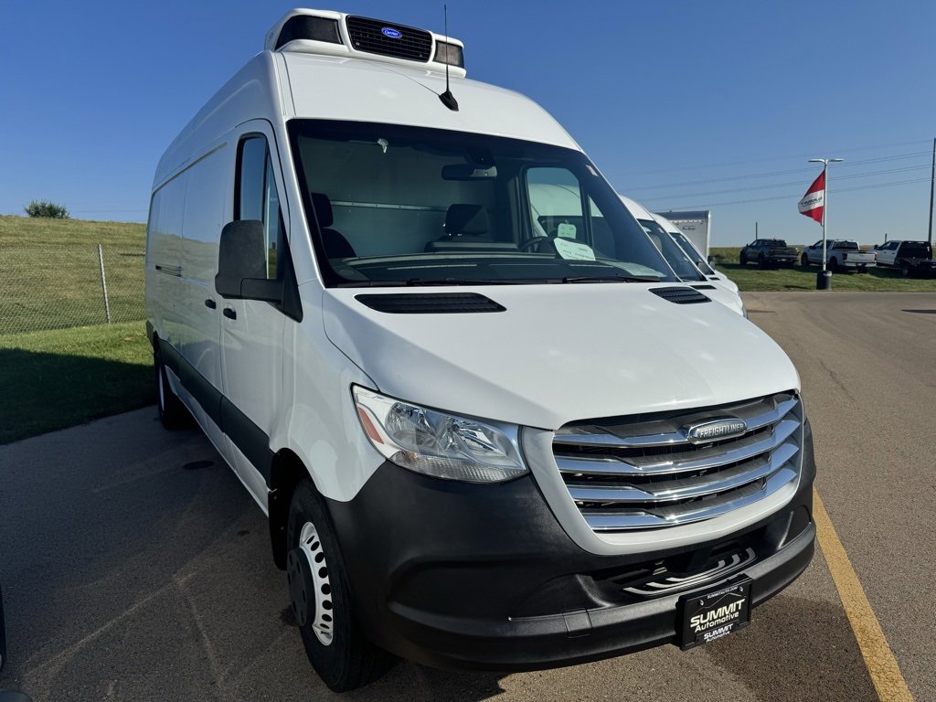 Used 2019 Freightliner Sprinter 2500 image 45
