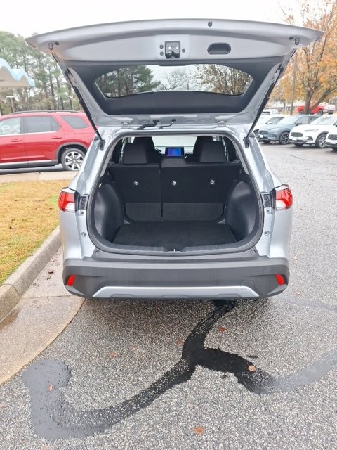 Used 2024 Toyota Corolla Cross LE image 8