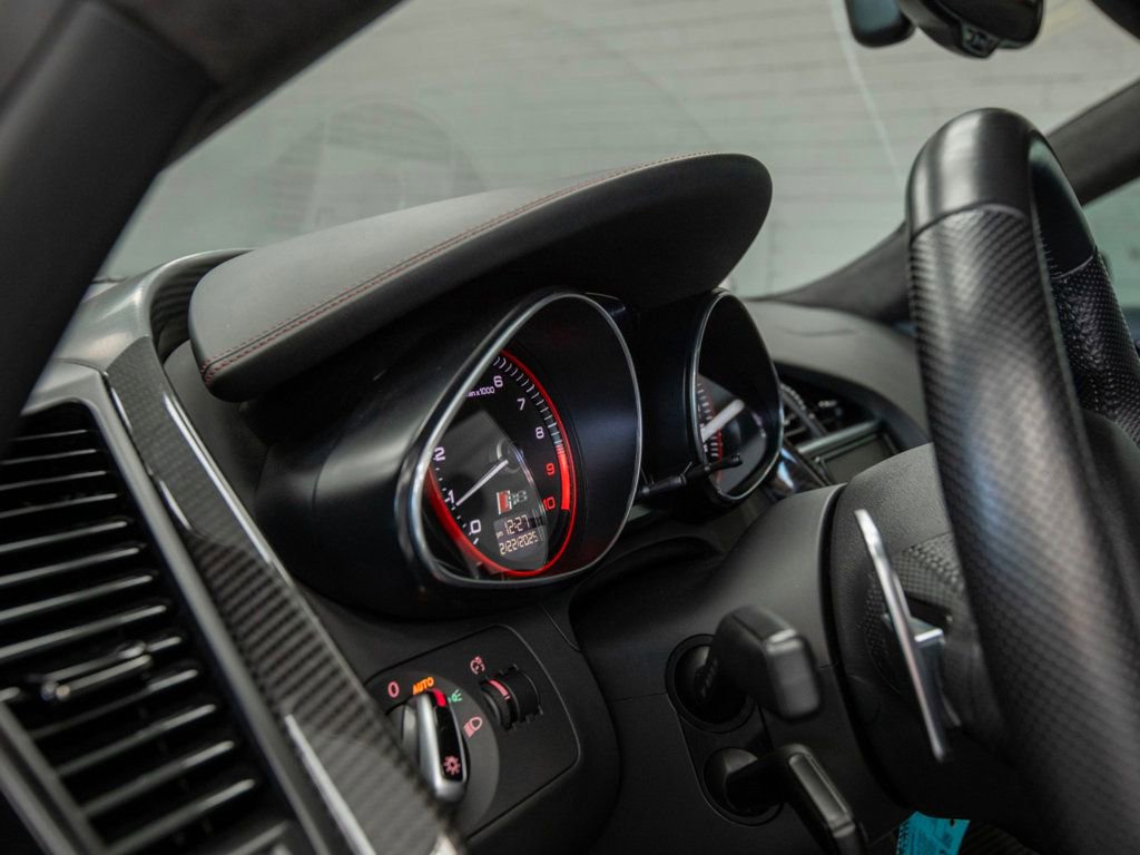 Used 2015 Audi R8 V10 plus w/ Full Leather Package image 24