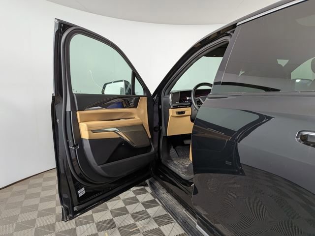 New 2025 Cadillac Escalade IQ Luxury 2 AWD/4WD image 15