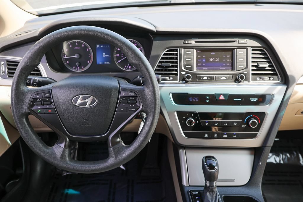 Used 2015 Hyundai Sonata SE w/ Option Group 09 FWD image 7