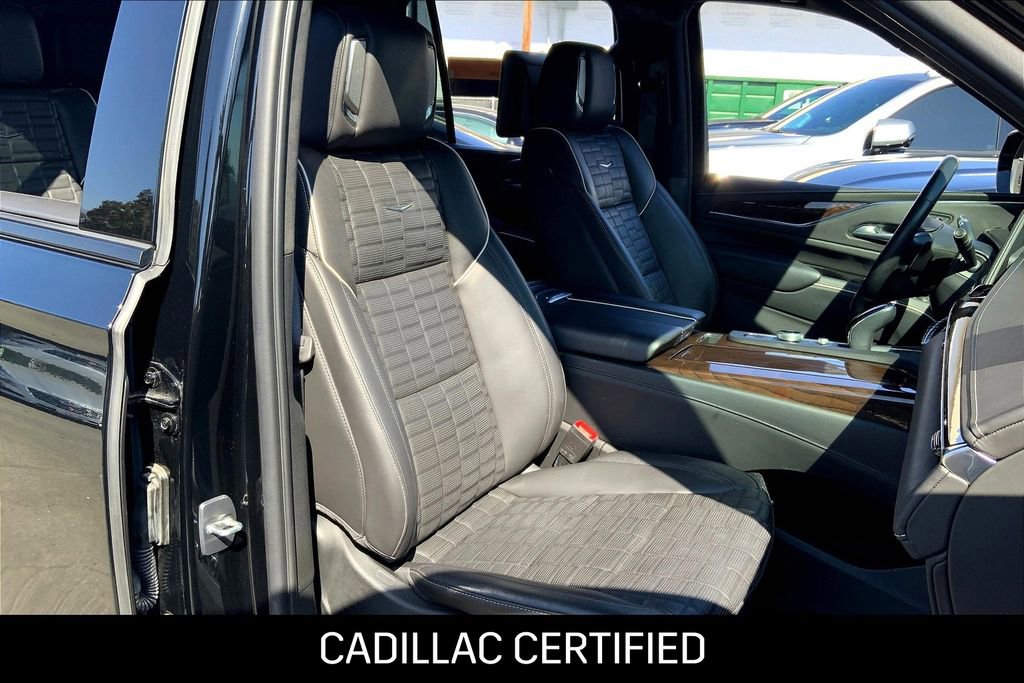 Certified 2023 Cadillac Escalade Sport Platinum w/ LPO, ONYX Package AWD/4WD image 9