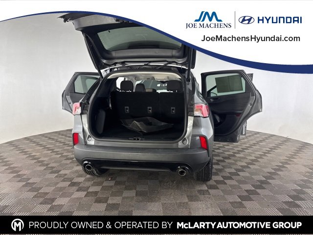 Used 2022 Ford Escape SE w/ SE Sport Appearance Package image 18