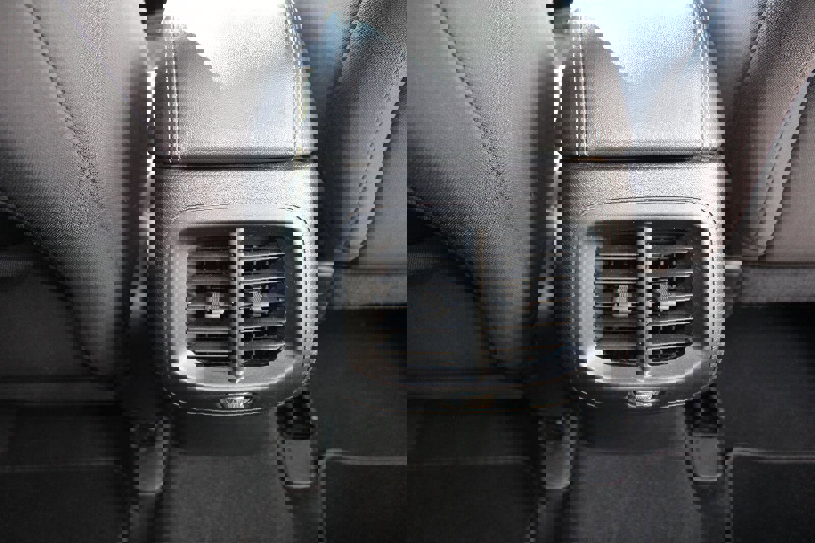 Used 2020 Jeep Cherokee Latitude image 26