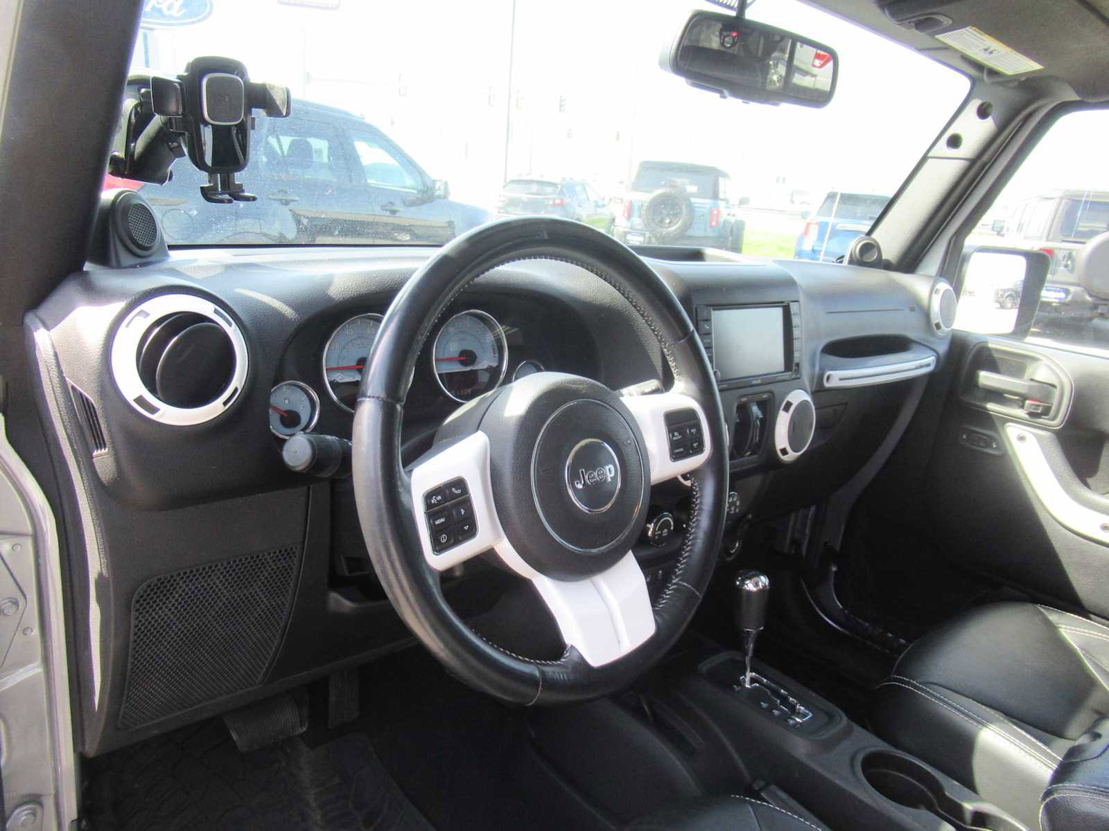 Used 2014 Jeep Wrangler Polar Edition image 23