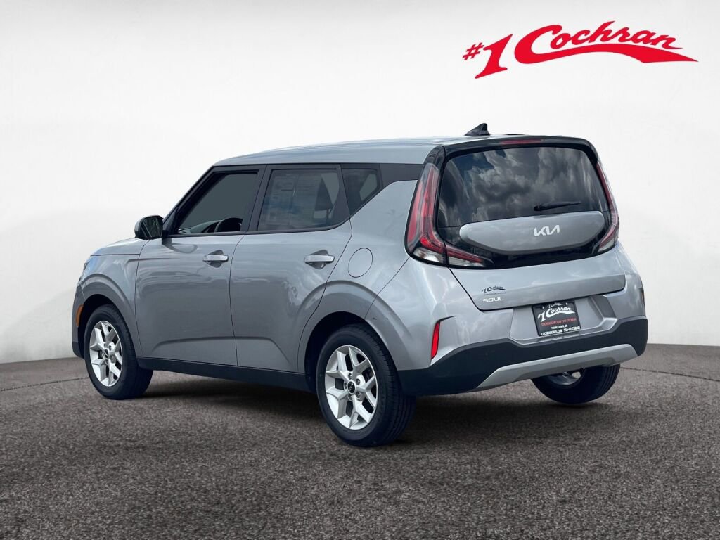 Used 2024 Kia Soul LX w/ Option Group 015 FWD image 21