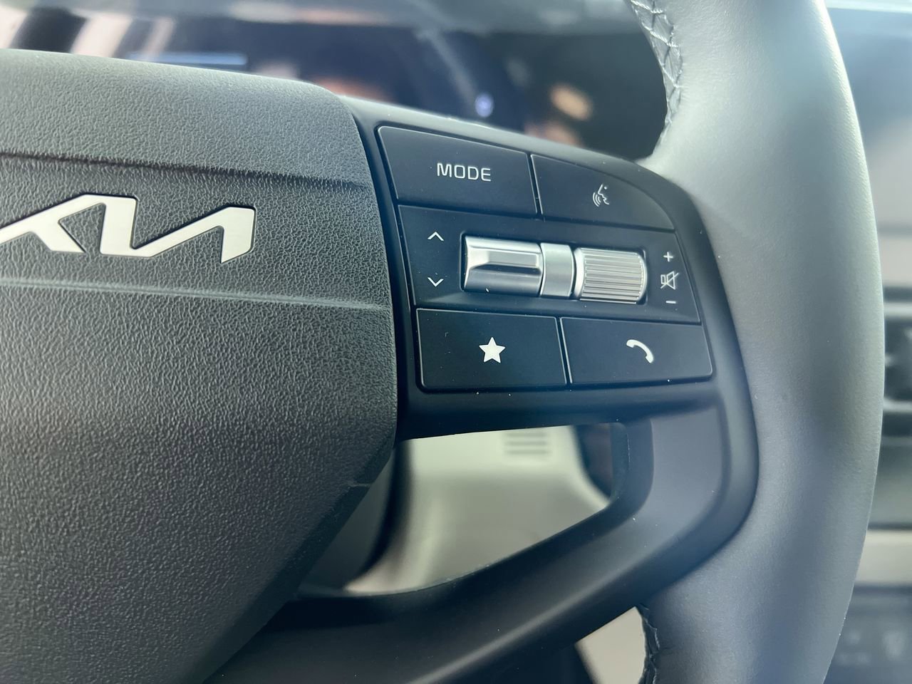 New 2026 Kia Sportage EX image 18