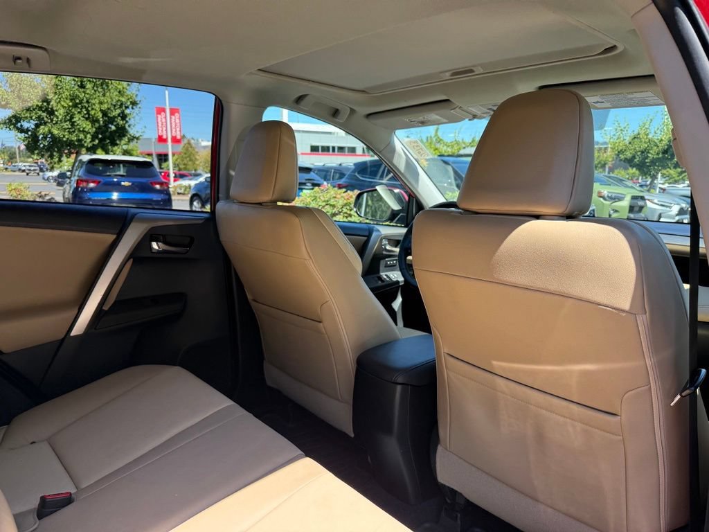 Used 2014 Toyota RAV4 Limited AWD/4WD image 18