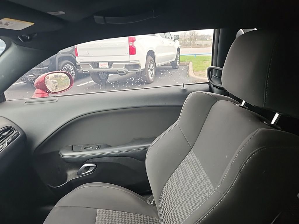 Used 2019 Dodge Challenger R/T image 23