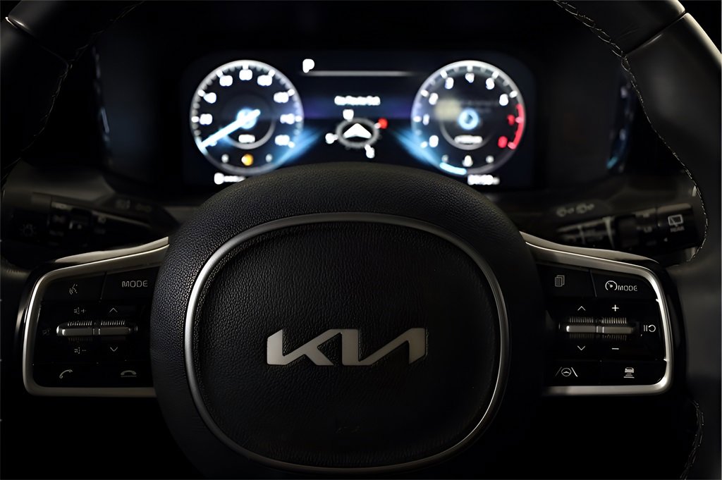 Used 2023 Kia Sorento SX image 31