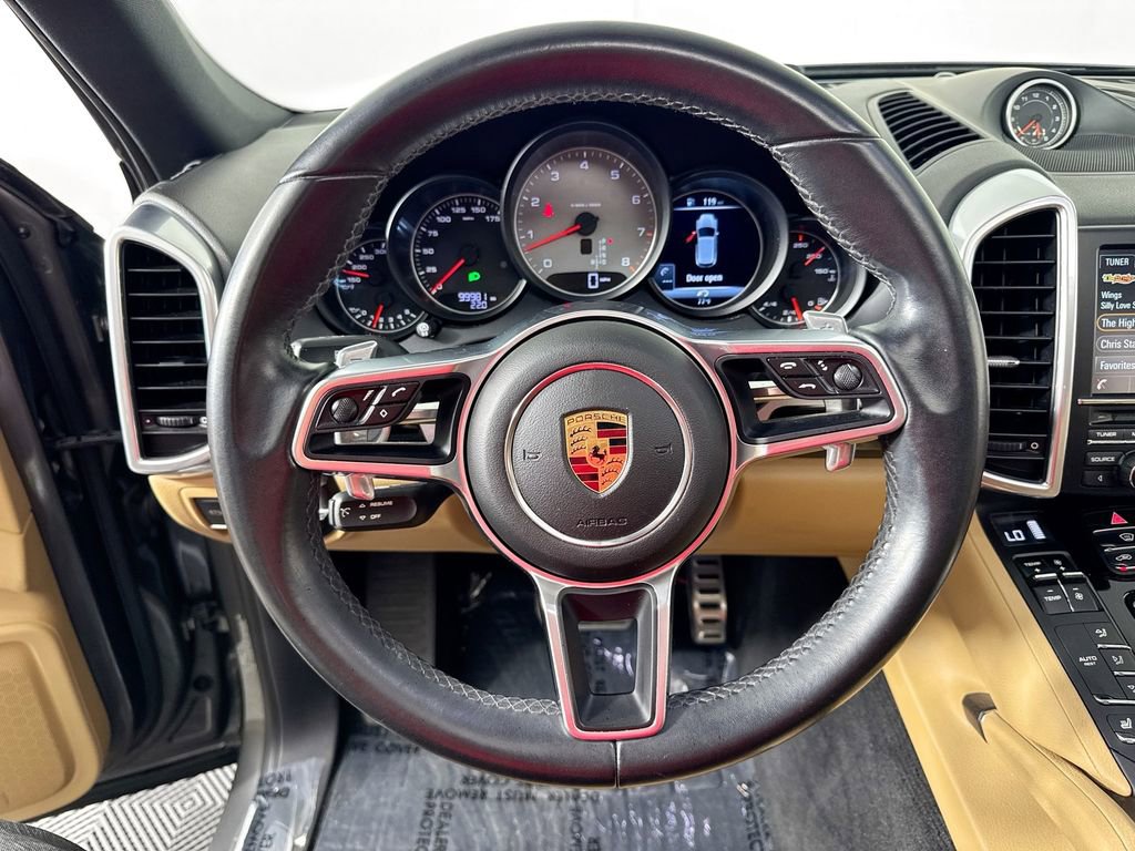 Used 2016 Porsche Cayenne S image 11
