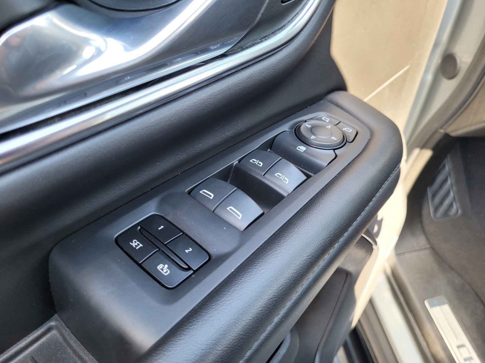 Used 2024 Chevrolet Tahoe LT RWD image 26