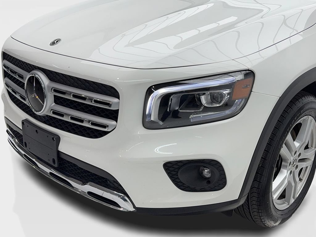 Used 2023 Mercedes-Benz GLB 250 4MATIC w/ Premium Package image 5