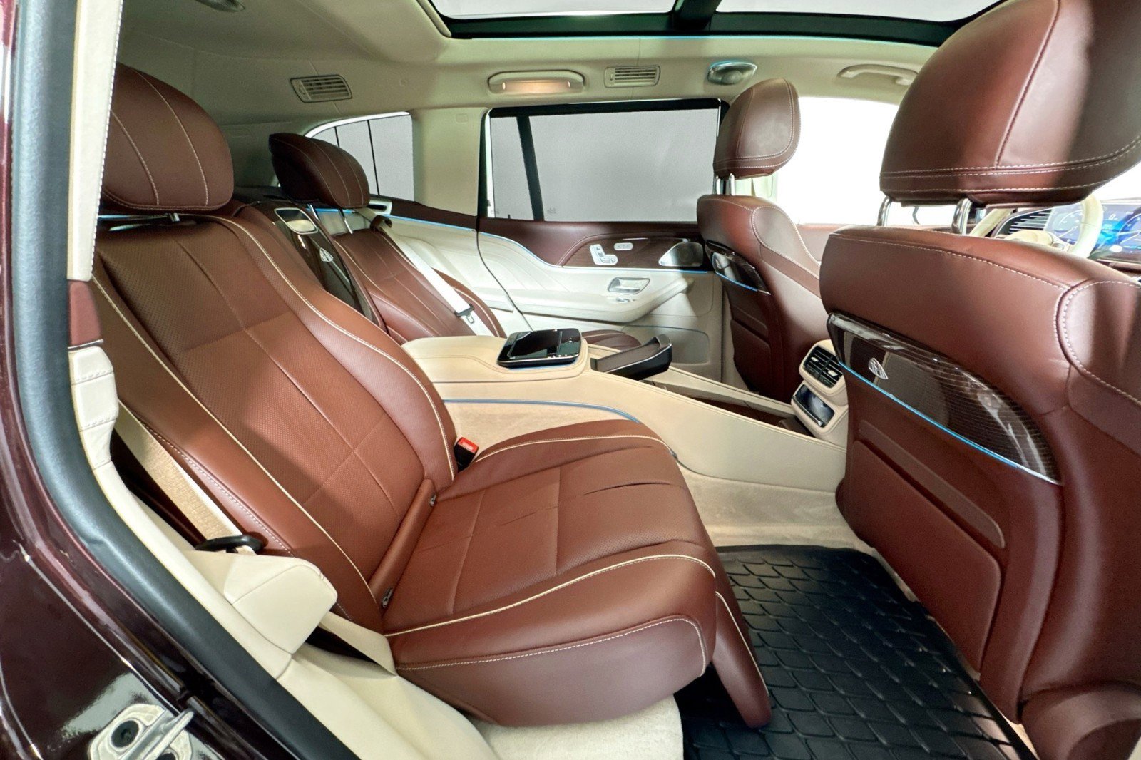 Used 2023 Mercedes-Benz Maybach GLS 600 4MATIC image 26