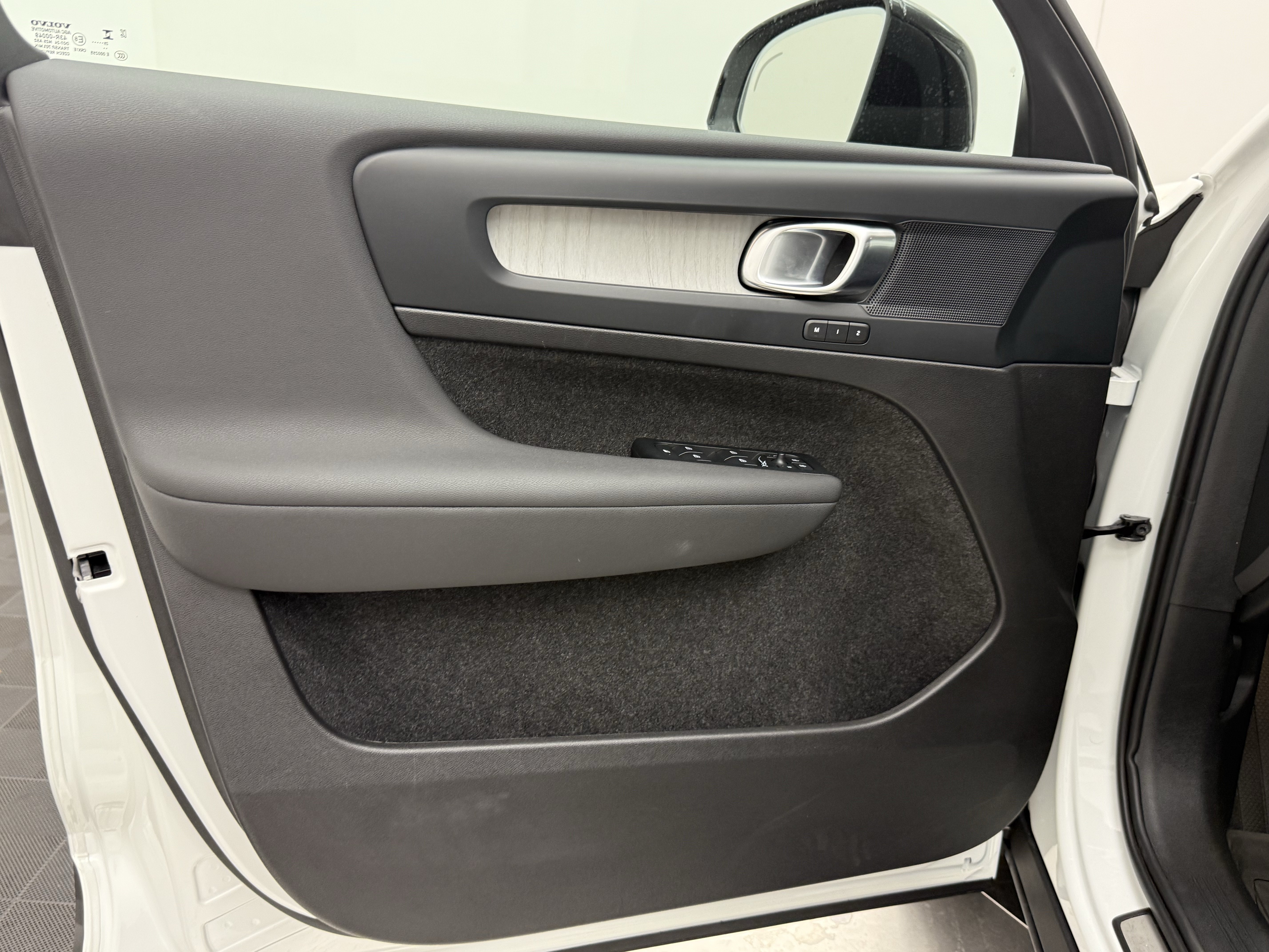 Certified 2026 Volvo XC40 B5 Plus AWD/4WD image 16