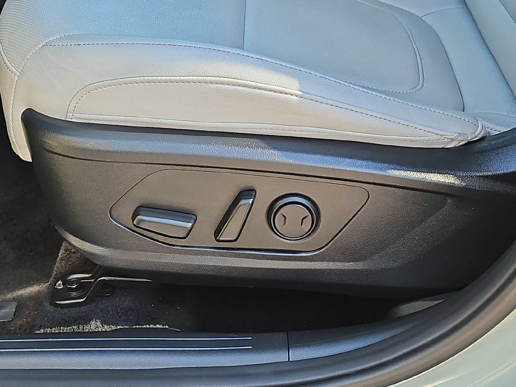 Used 2025 Hyundai Santa Cruz SEL AWD/4WD image 11