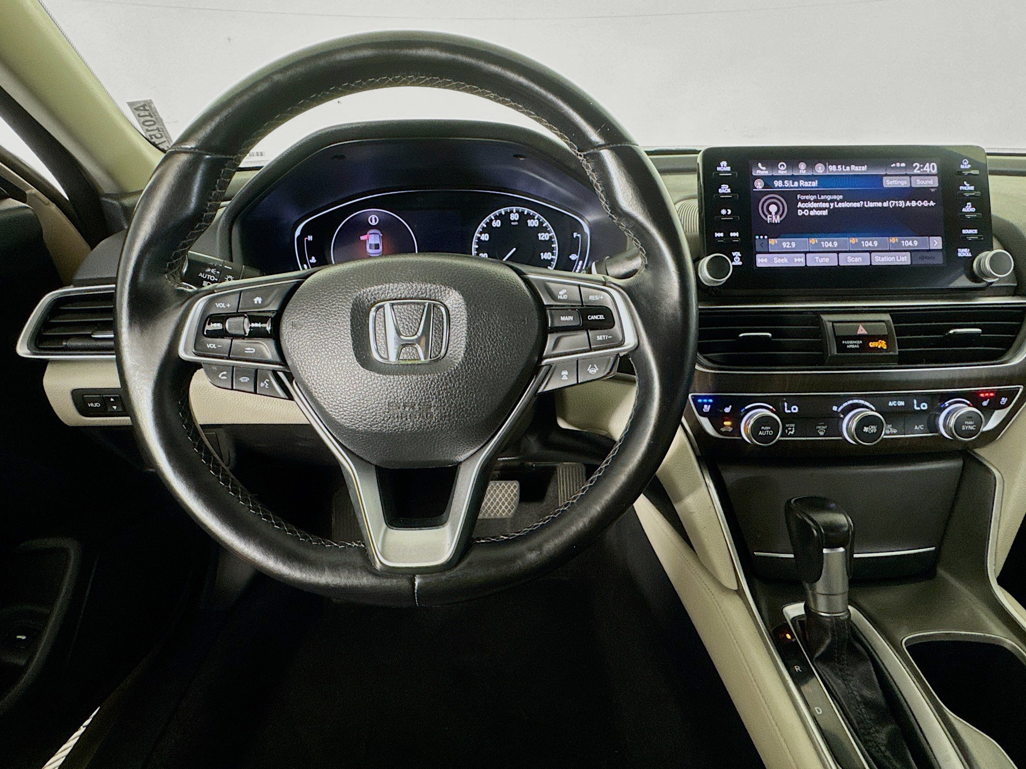 Used 2018 Honda Accord Touring image 10
