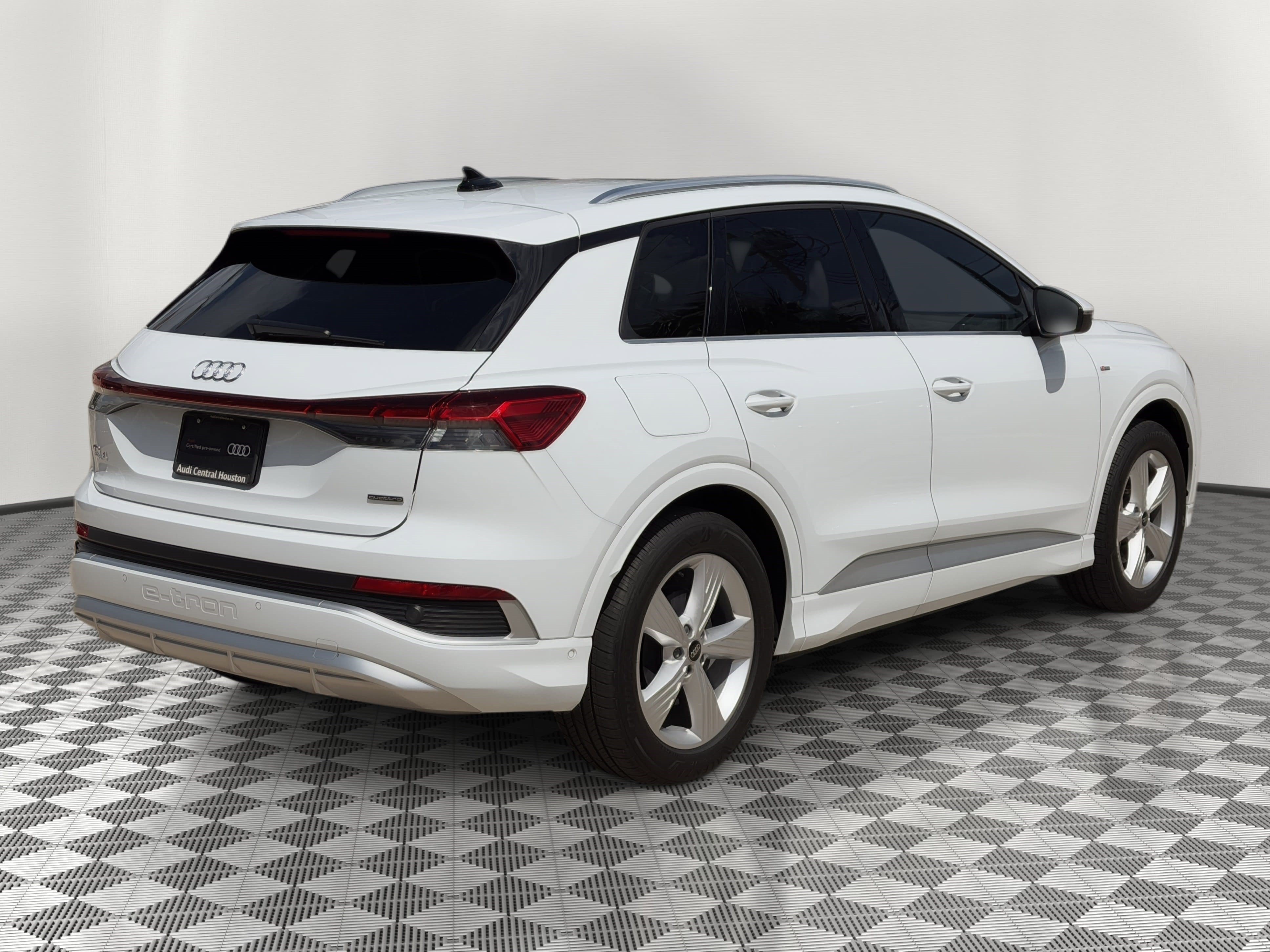 Certified 2024 Audi Q4 e-tron Premium Plus w/ Premium Plus AWD/4WD image 9