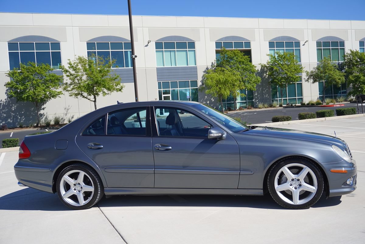 Used 2009 Mercedes-Benz E 350 Sedan image 7