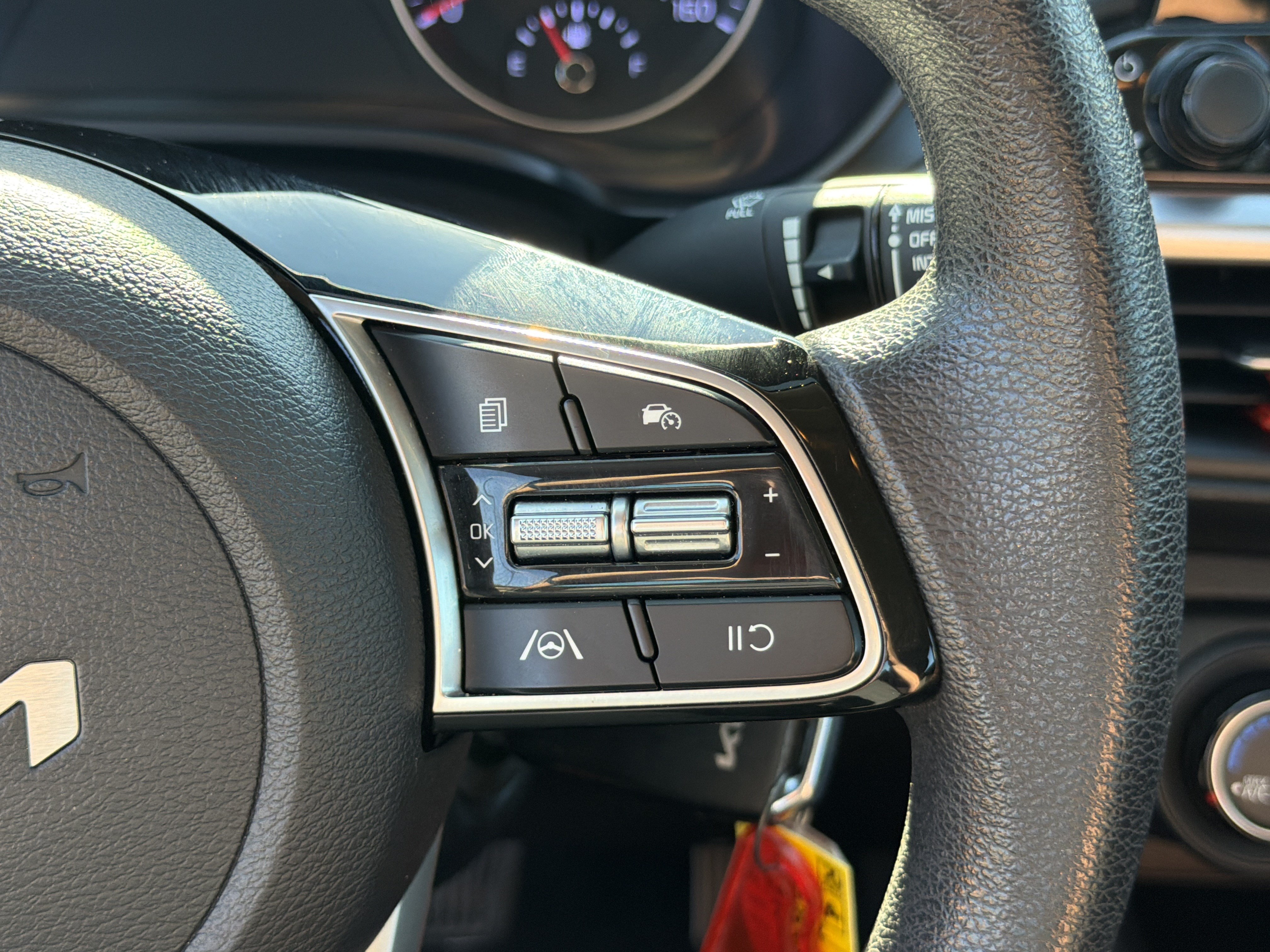 Certified 2022 Kia Forte LXS w/ LXS Technology Package FWD image 26
