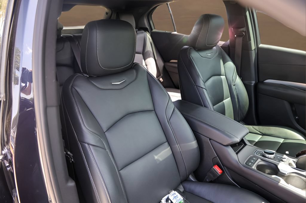 Certified 2023 Cadillac XT4 Premium Luxury FWD image 30