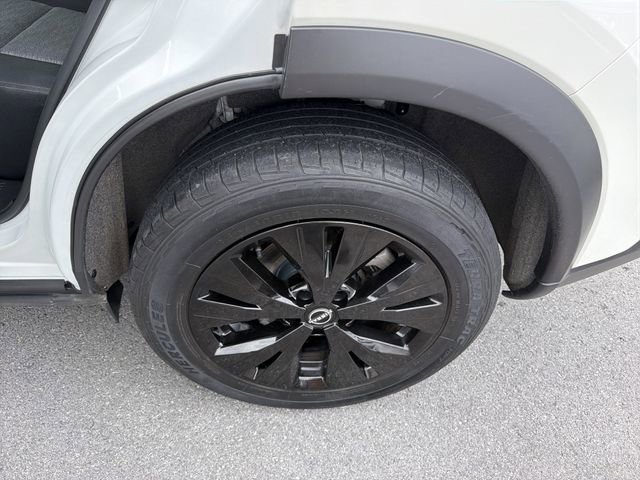 Used 2023 Nissan Rogue SV AWD/4WD image 12