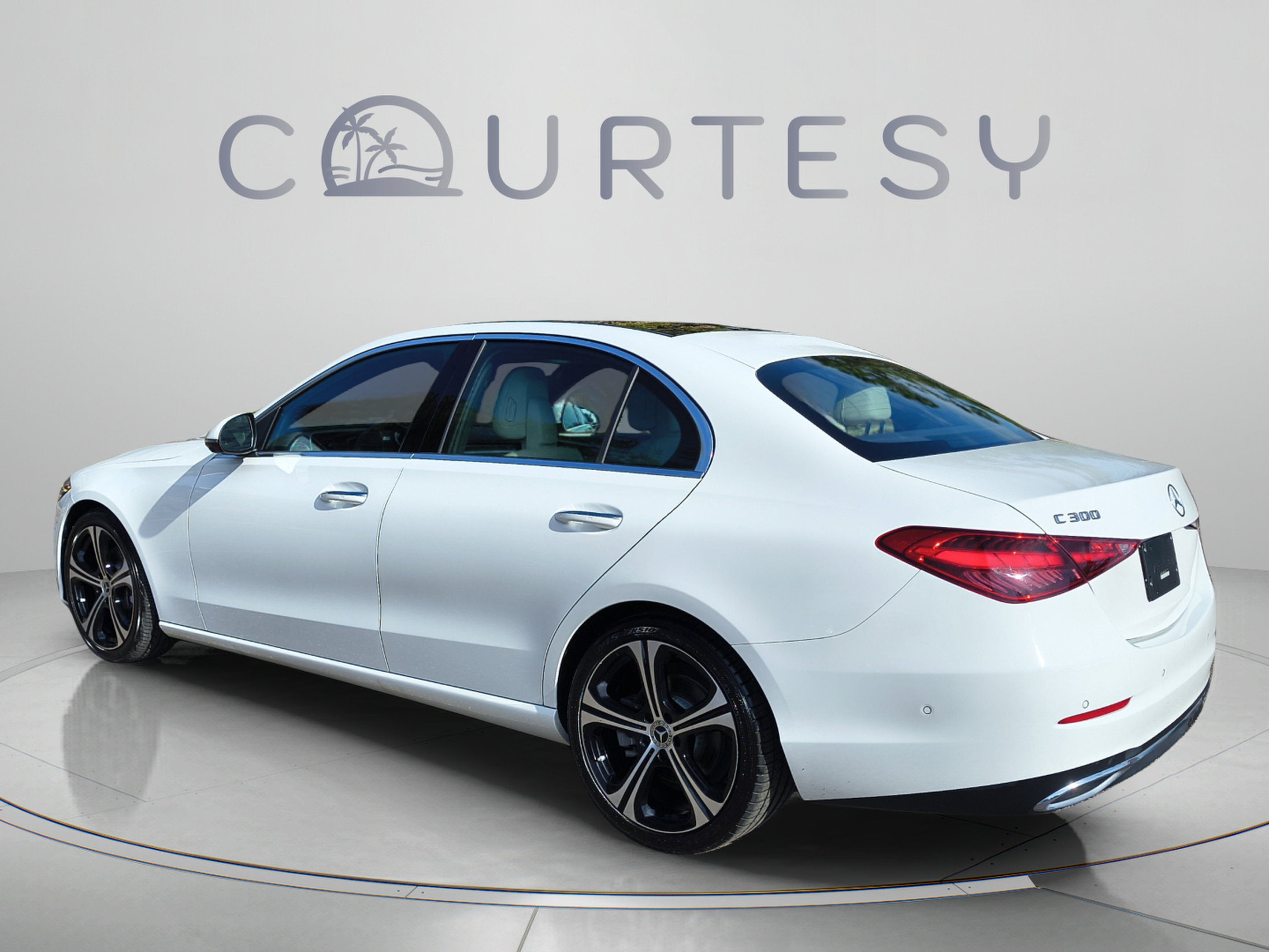 Used 2023 Mercedes-Benz C 300 Sedan image 3